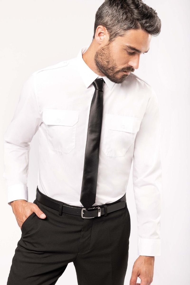 Camisa blanca de manga larga para hombre con charreteras